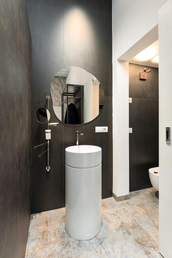 F1Rst Suite Apartment & Spa ฟลอเรนซ์ ภายนอก รูปภาพ