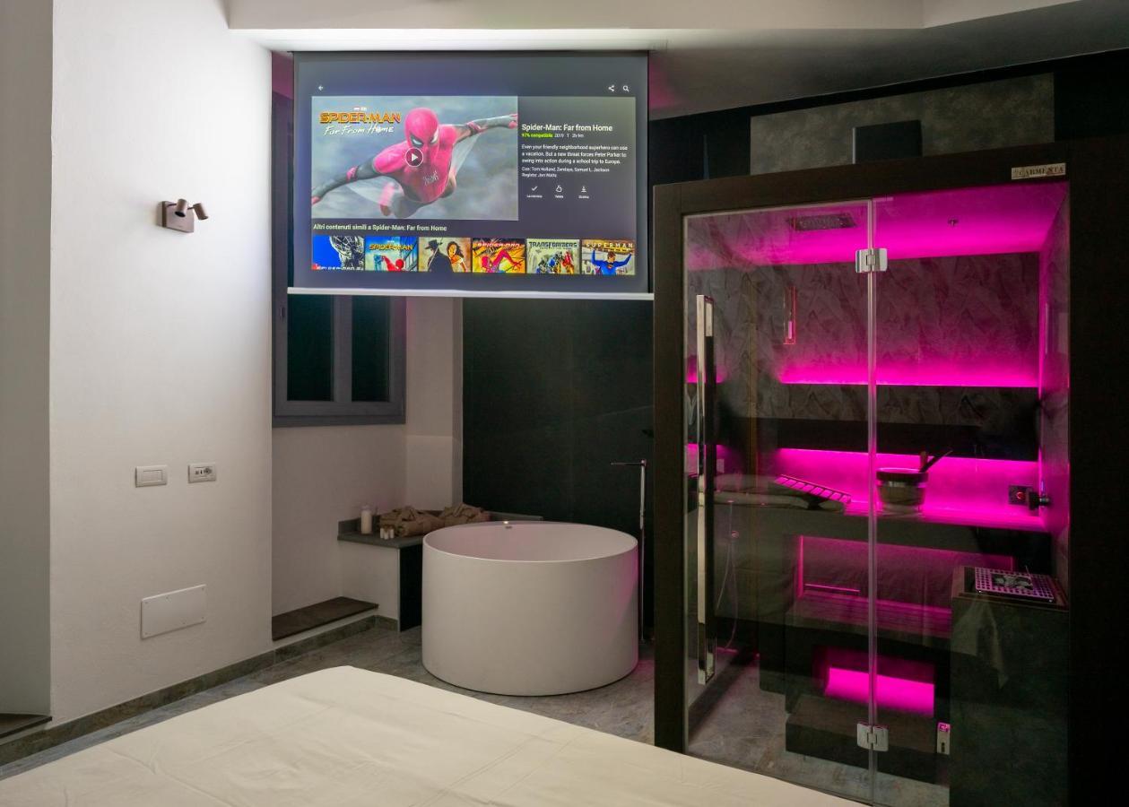 F1Rst Suite Apartment & Spa ฟลอเรนซ์ ภายนอก รูปภาพ