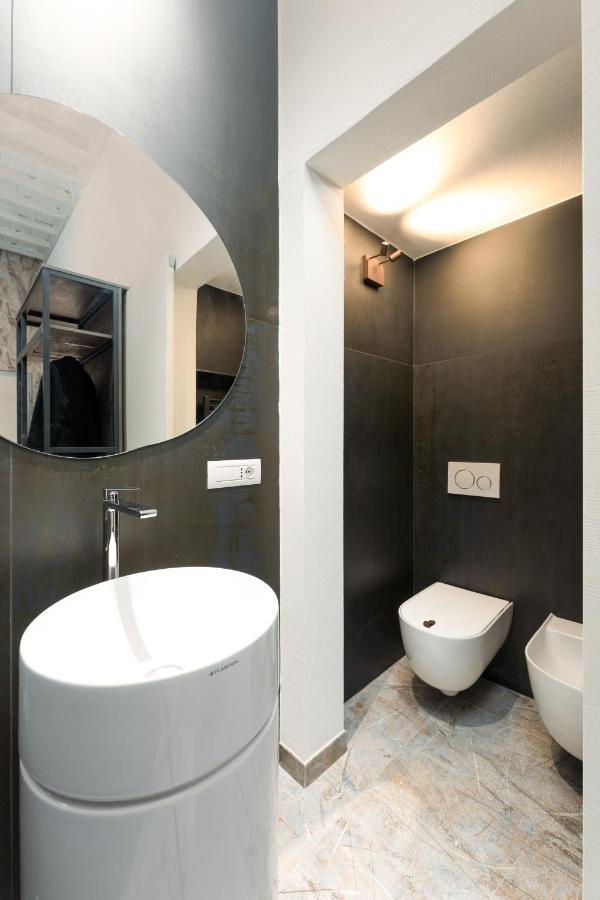 F1Rst Suite Apartment & Spa ฟลอเรนซ์ ภายนอก รูปภาพ