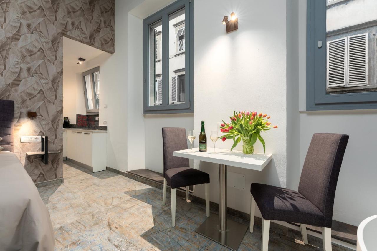 F1Rst Suite Apartment & Spa ฟลอเรนซ์ ภายนอก รูปภาพ