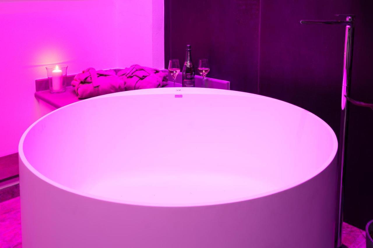 F1Rst Suite Apartment & Spa ฟลอเรนซ์ ภายนอก รูปภาพ